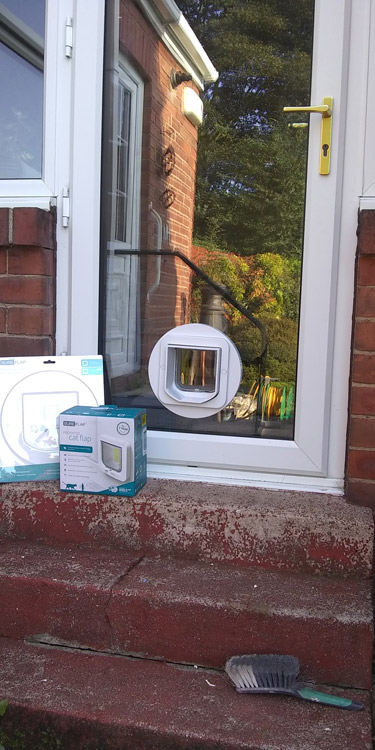 Cat flap fitters Slatyford and Fenham