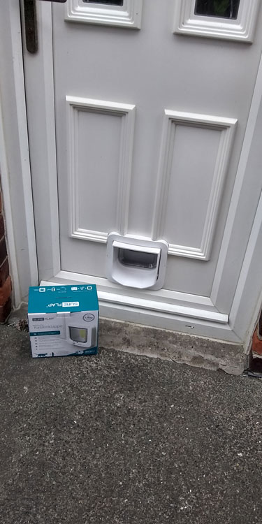 Cat and dog flap fitters Eighton Banks and Gateshead