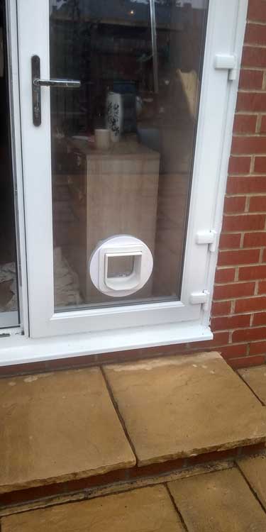 Cat and dog flap fitters Walker and Byker