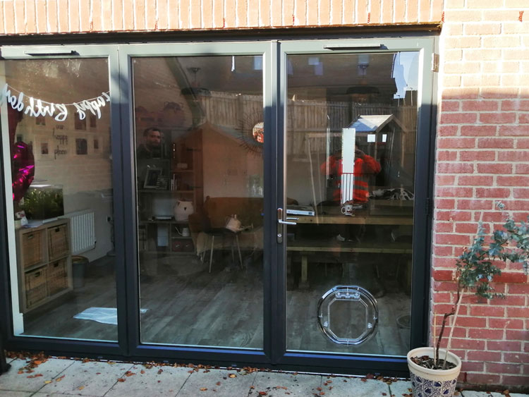 Cat and dog flap fitters Sunniside and Gateshead