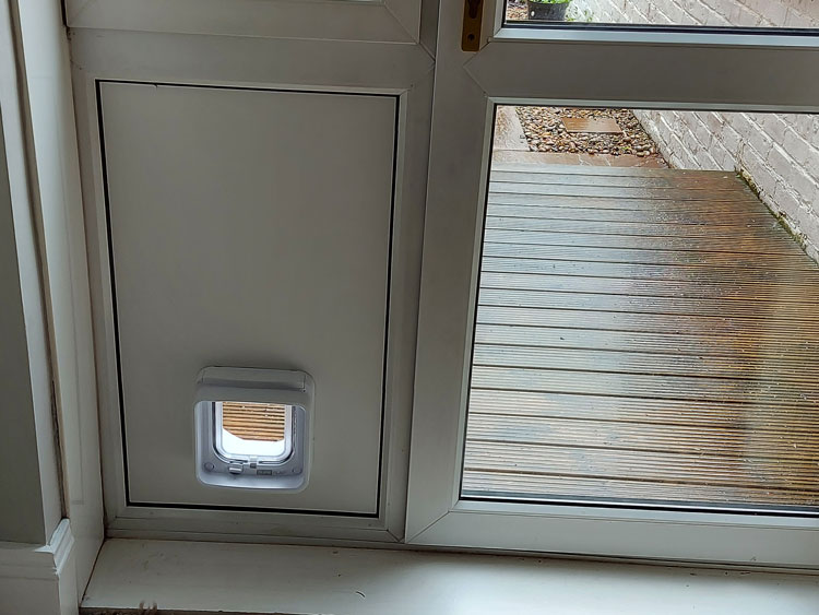 Cat flap fitters Heaton and Newcastle