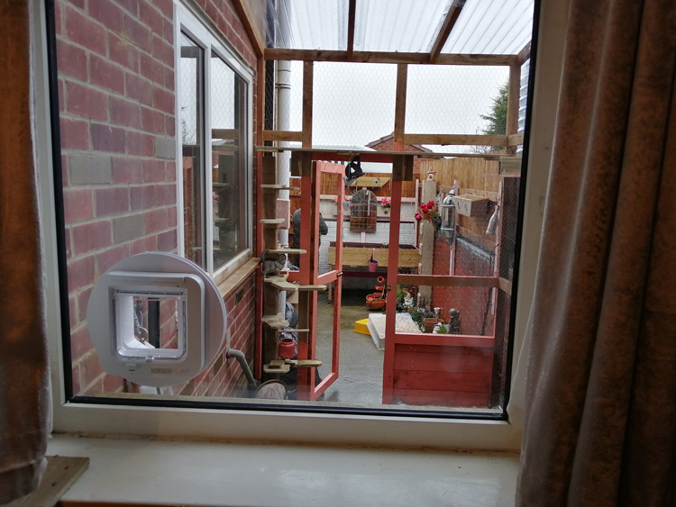 Cat flap fitters Hetton and Durham