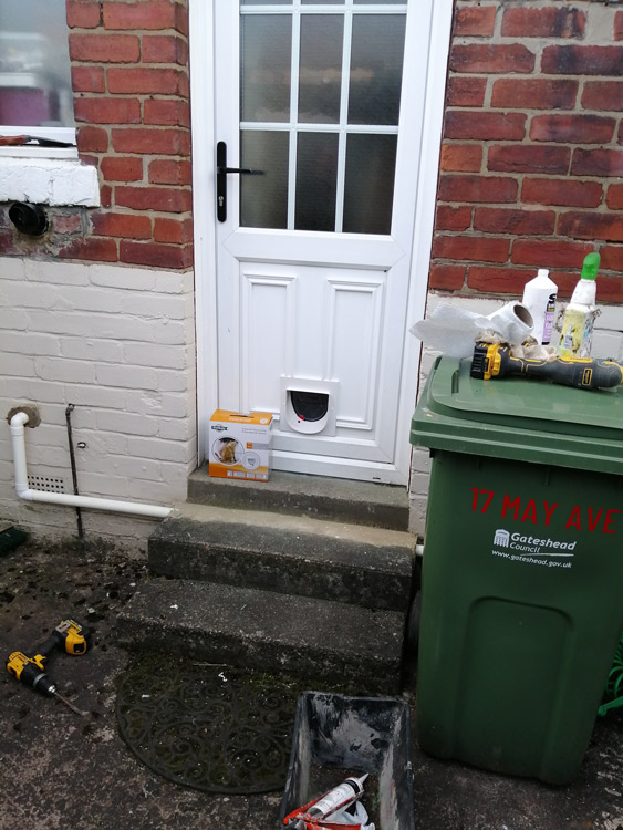 Cat flap fitters Ryton and Gateshead