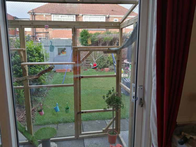 Cat flap fitters Benton and Heaton