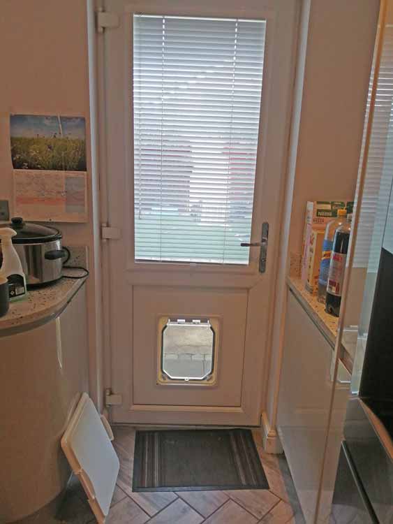 Cat flap fitters Blyth and Cramlington