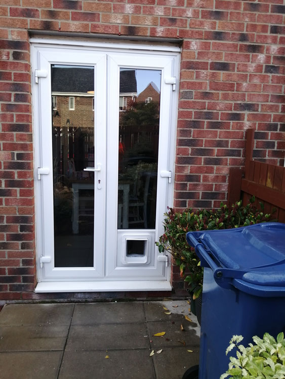 Cat flap fitters Jarrow