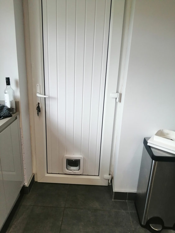 Cat flap fitters New Hartley and Seaton Delaval