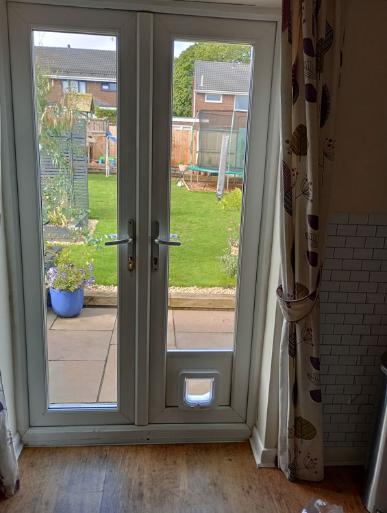 Cat flap fitters Gateshead