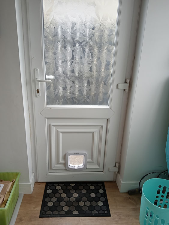 Cat flaps in pvc doors