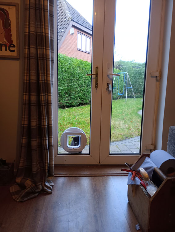 Cat flap installers near me Cat flap installers near me