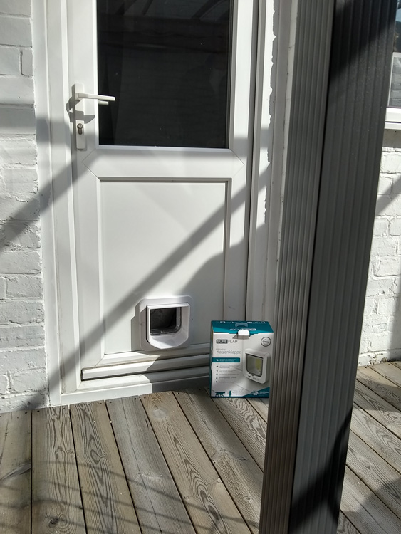 Cat flap fitters Heaton and Byker