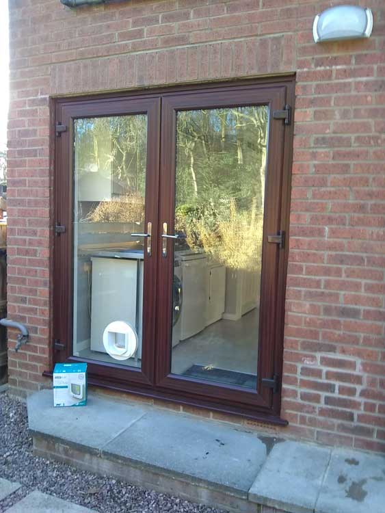 Cat flap fitters High Spen and Chopwell