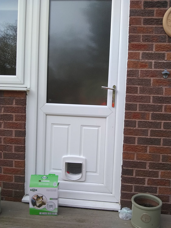 Cat flap fitters Ouston and Pelton