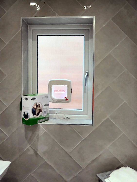 Cat flap fitters Woolsington and Gosforth