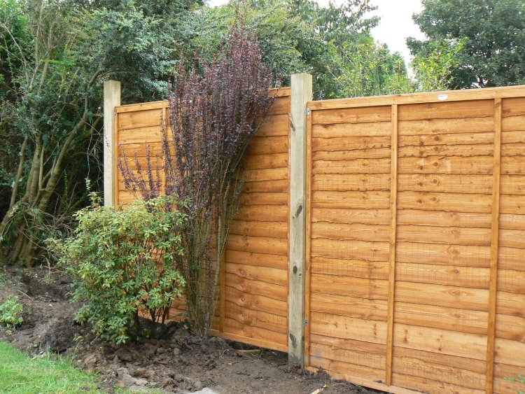 partially built fencing newcastle