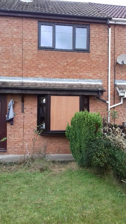 Boarding up broken glass Newcastle - glass boarding and replacement